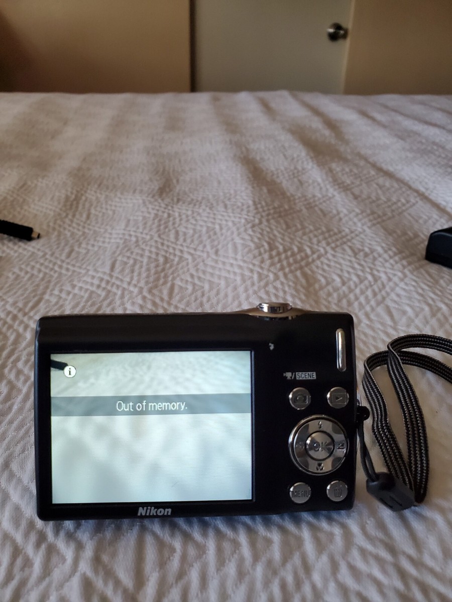 Nikon Coolpix S3000 Digital Camera Aqua Blue Box Papers No Memory