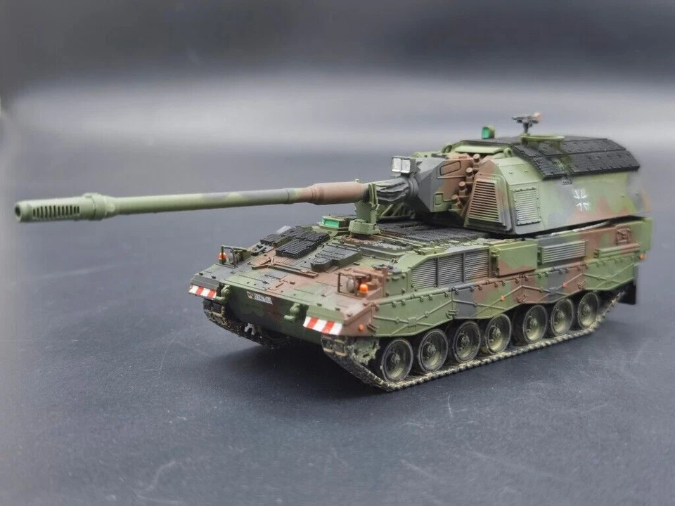 1/72 Scale German pzh2000 Self-propelled Howitzer Heavy Armor Finished Model Toy - Image 2 of 4