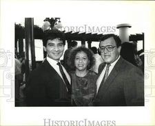 1991 Press Photo Victor Castro, Gloria Rivas, Carlos DeLeon, AT&T, Texas
