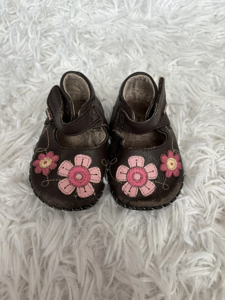 Pediped niñas talla. 6/12 meses Zapatos clásicos florales marrones. *Nt. desc* Foto 3 de 4