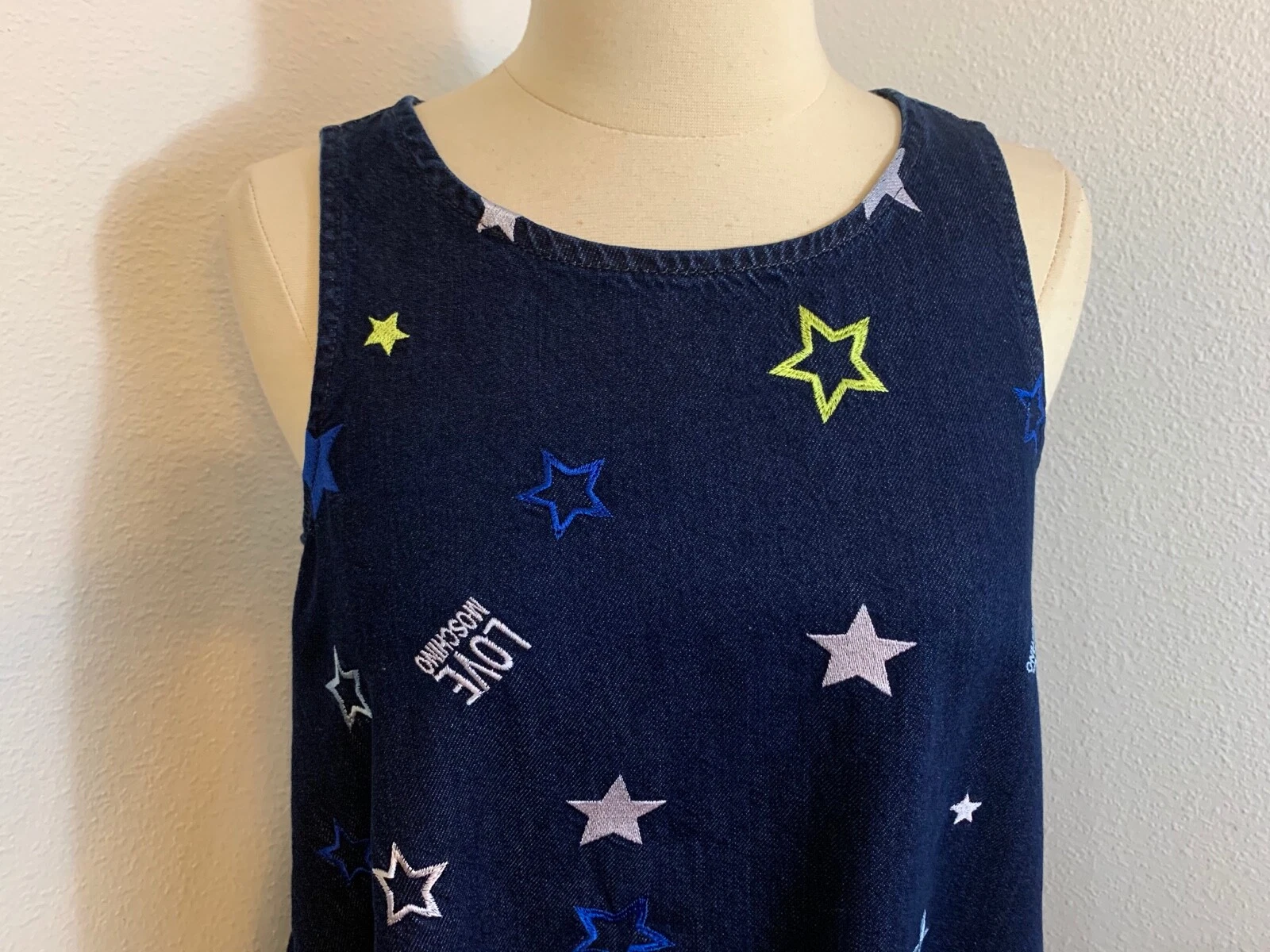 MINI ABITO SENZA MANICHE LOVE MOSCHINO STAR LOGO DENIM NUOVO CON ETICHETTE TAGLIA IT 38 (STATI USA S) $379