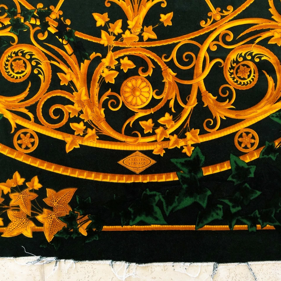 GIANNI VERSACE Panel Tela Terciopelo Verde Barroco Medusa e Hiedra Estampado Talla 52" Foto 3 de 4