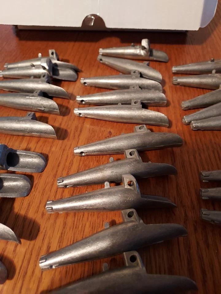 Lot of 31 Maple Syrup  Sap Bucket SPOUTS TAPS SPILES Cast ALUMINUM  3.5 inches  - Image 3 of 4