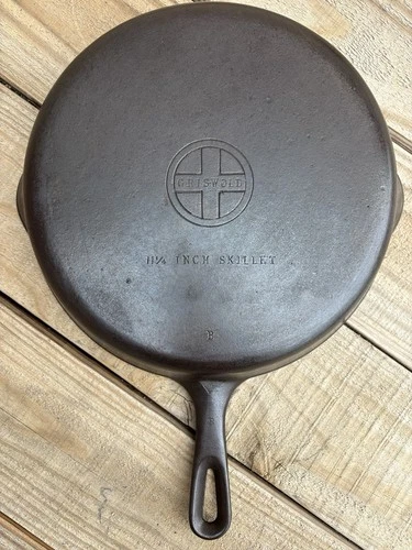 Griswold  / Wagner Ware (WAGWOLD) Cast Iron Skillet No. 9 Vintage, 11 -1/4"