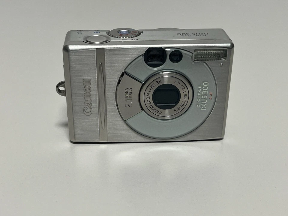 Canon Digital Ixus 300 (2.1MP) Digitalkamera - Bild 2 von 4