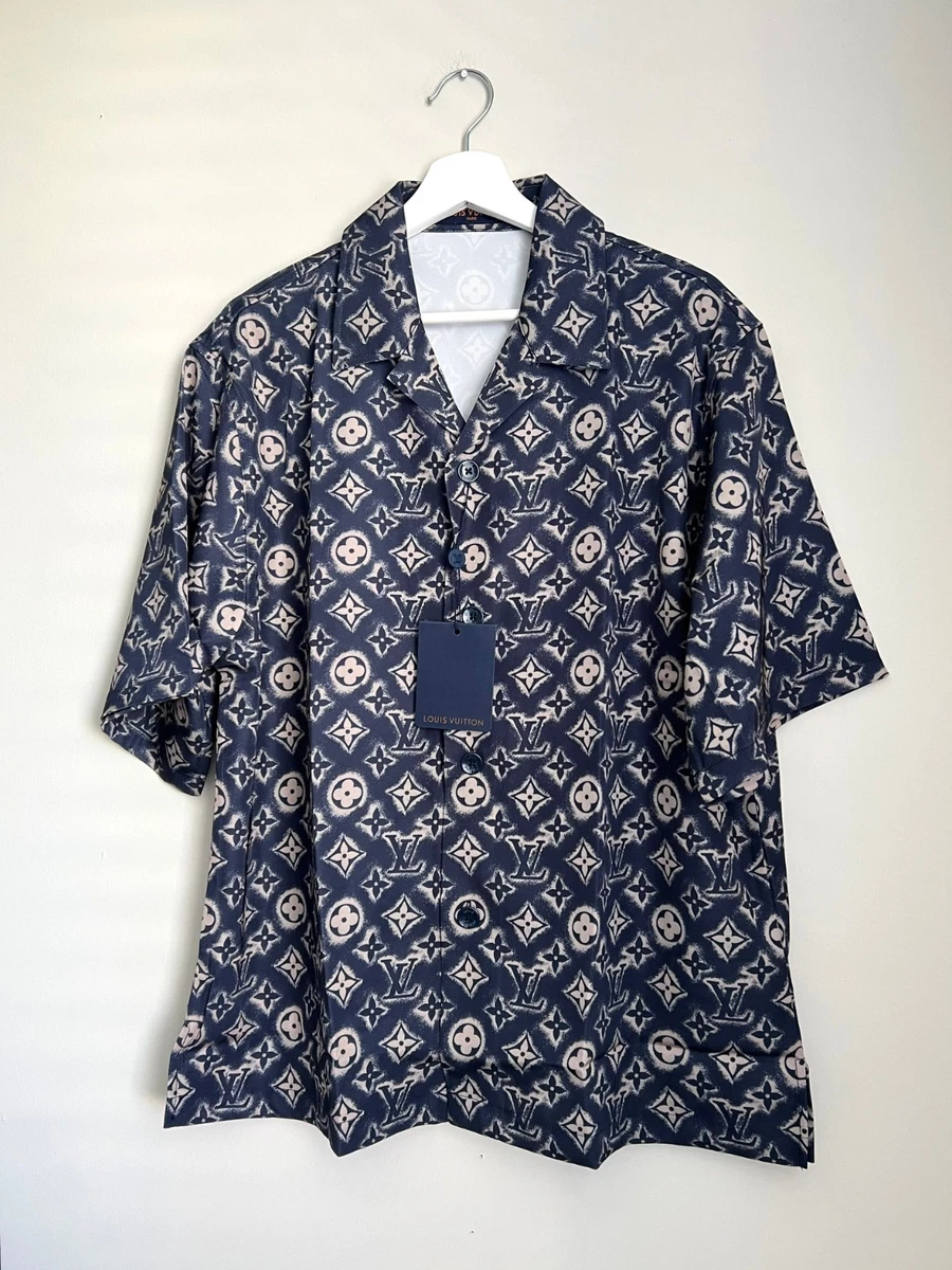 Louis Vuitton Silk Regular Size Casual Button-Down Shirts for Men