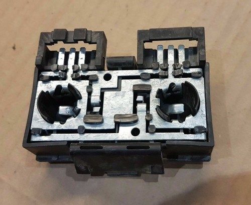 VW PASSAT MK4 B4 1993-1997 ESTATE REAR BOOTLID INNER BRAKE LIGHT BULB HOLDER