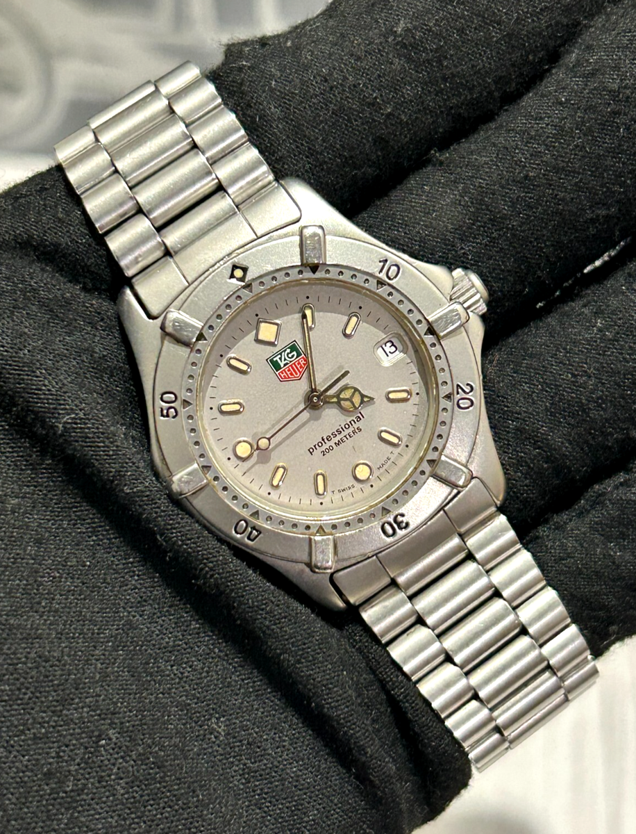 TAG Heuer Professional 200m WE1211-R Quartz Silver Dial Date Men's