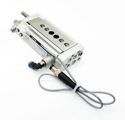 Festo DGSL-8-20-C-P1A 543904 Mini-Schlitten + SMT-10M-PS-24V-E-0,3-L-M8D -used-