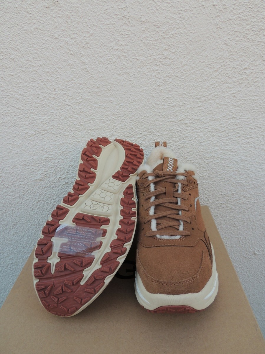 UGG CHESTNUT CA805 ALL GENDER SPILL SEAM SUEDE SNEAKER, MEN US 9