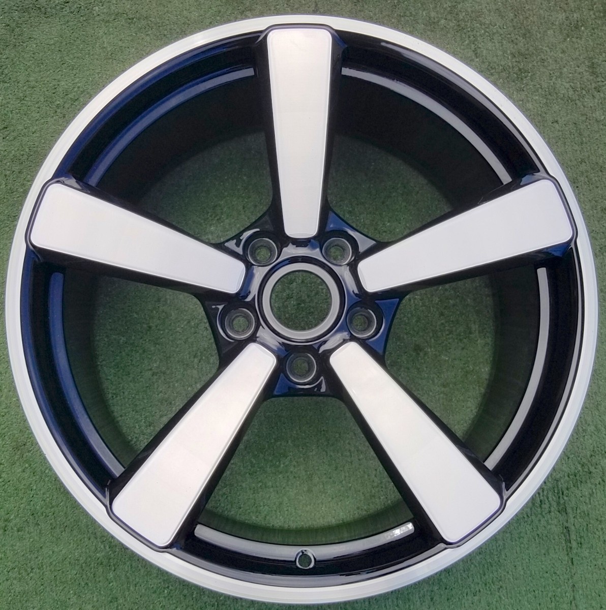 Factory Porsche 911 Wheel 20 x9.5 inch Turbo Exclusive Design OEM