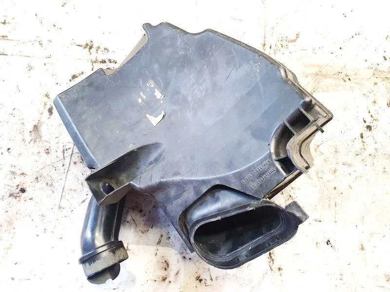 Resonador de admisión Ford C-MAX 2004 (cámara de escape de caja de aire) usado, G #590212-37 Foto 3 de 4