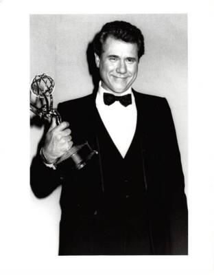 Press photo.ALE10902.26x18 cm approx.John Larroquette.Emmy Award