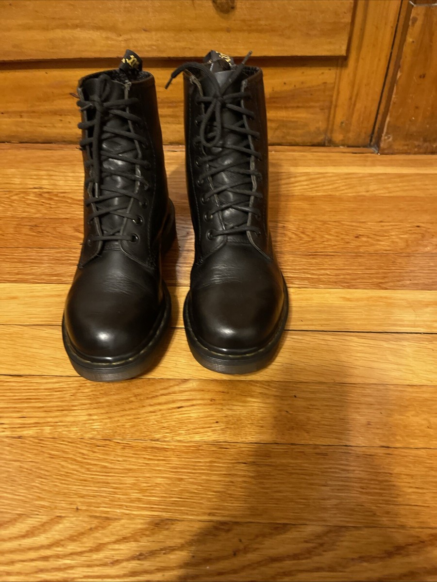 MADE IN ENGLAND DR MARTENS 1460 BLACK LEATHER 8 EYE BOOTS Women's