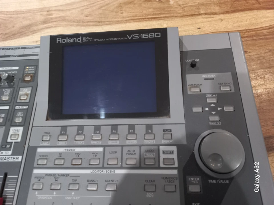 Roland VS-1680 24 Bit Digital Studio Workstation Multitrack Recorder Untested - Image 4 of 4