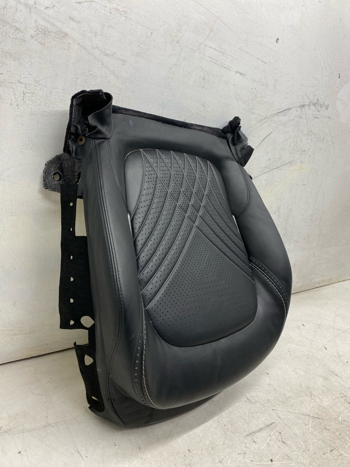2020-2025 ASTON MARTIN DBX FRONT RIGHT PASS LOWER HEATED & VENTED SEAT CUSHION