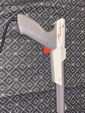 Nintendo NES Zapper Light Gun Gray Orange OEM Original – Duck Hunt – CRT ONLY 