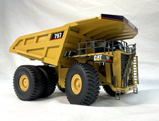 NZG No. 466 - Caterpillar 797 Off Highway Truck 1:50 - 2001