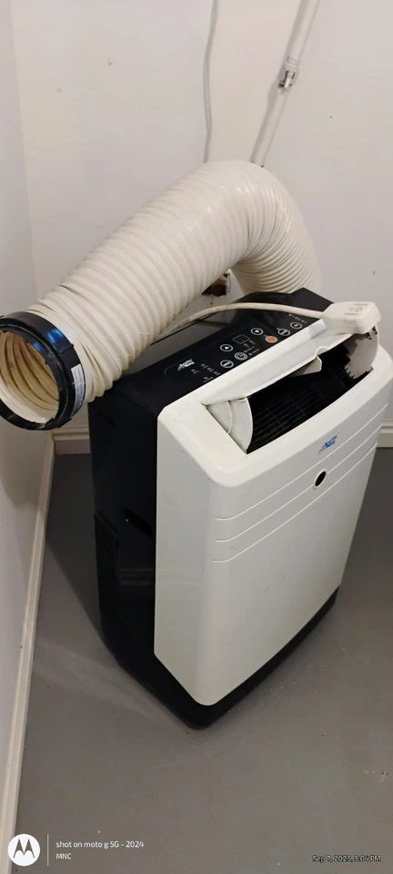 Aire acondicionado 10.000 BTU.Funciona muy bien.Ahora tengo aire central.Marca Artic Air Foto 4 de 4