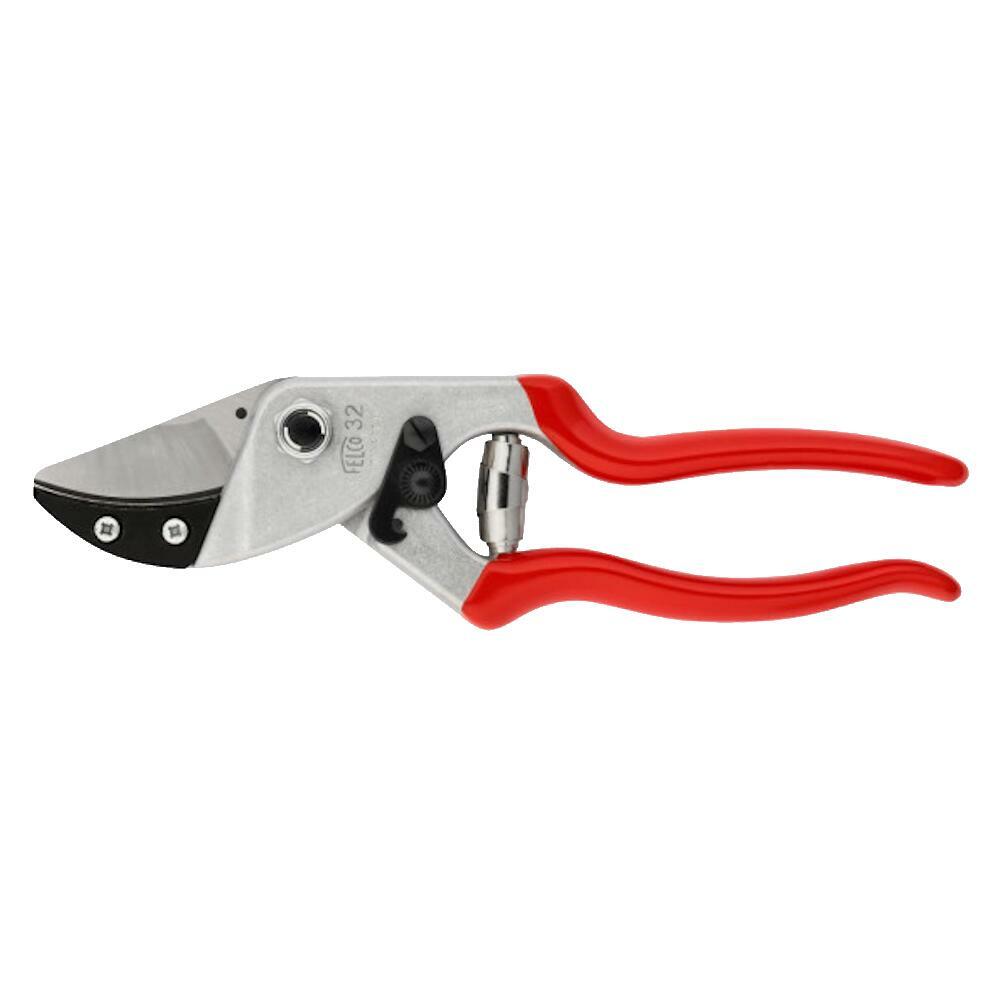 Élagueur FELCO 32 pour couper le bois mort et dur sans effort musculaire