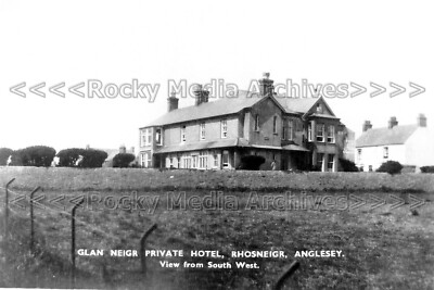 Udd-76 Glan Neigr Hotel, Rhosneigr, Anglesey, Wales. Photo