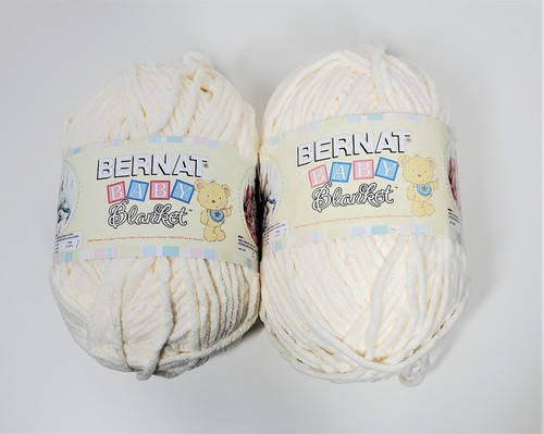 BERNAT BABY BLANKET Chenille YARN Vanilla 04008 3 Skeins 300g/10.5 oz BULKY NIP