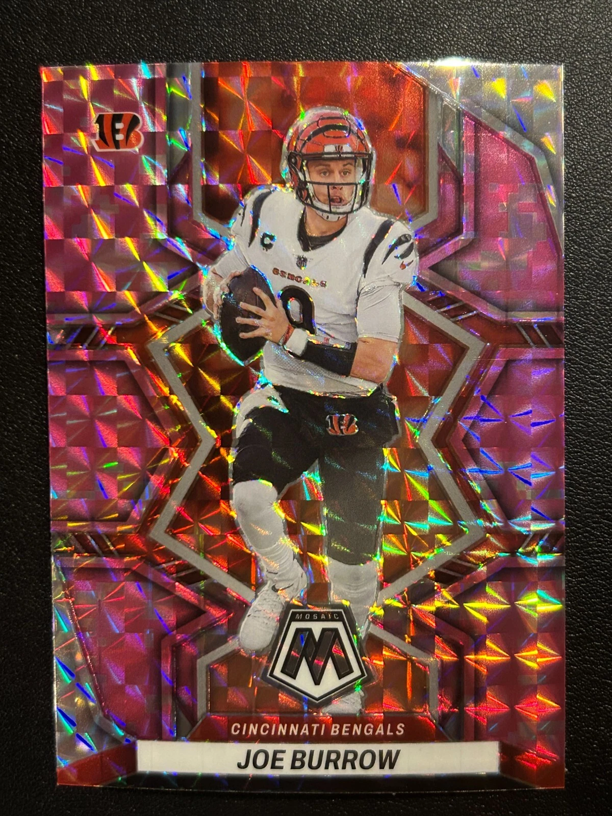 2022 Panini Mosaic Camo Pink #39 Joe Burrow Bengals