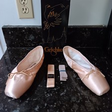 Russian Grishko Pointe Shoes Ulanova 1 Size 4.5 Width XXX Hard Miracle Satin toe