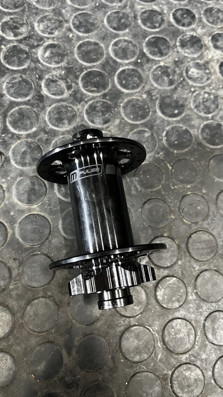 Stans Neo Front MTB Hub 15x110mm Thru Axle 6-bolt