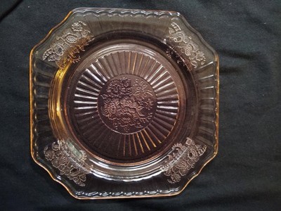 VTG (1) Anchor Hocking -Pink Mayfair Open Rose Plate- 8 in Diameter