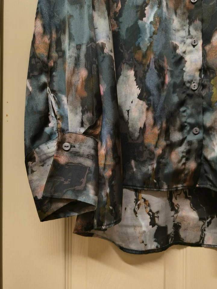 Women's Long Sleeve Shirt Blouse Size 10 - Image 3 of 4