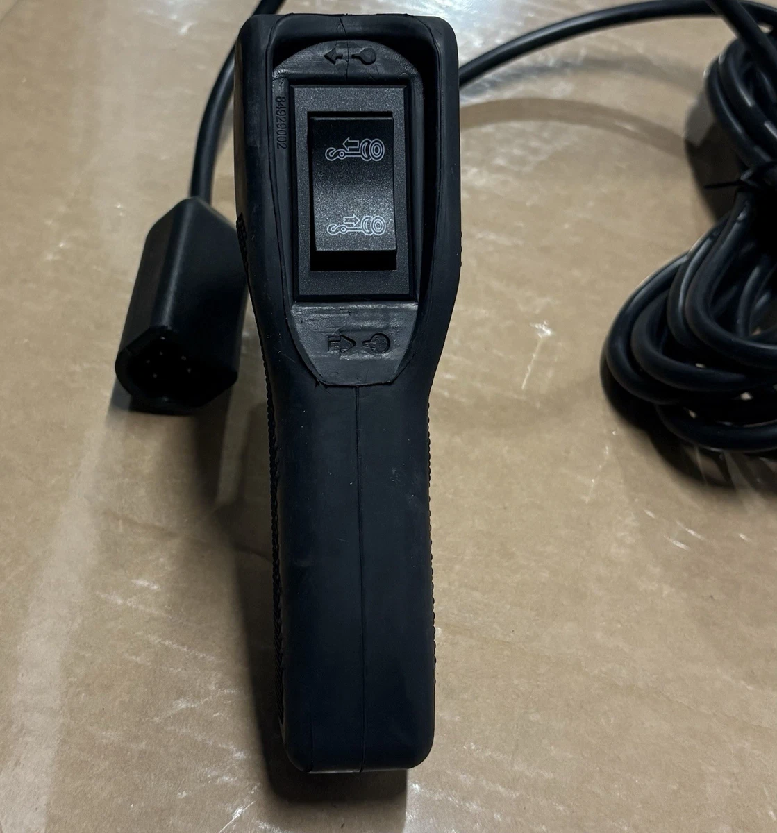 8492900 Hand Held Plug-in Truck Winch Remote Controller photo 5