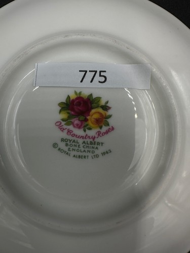 Royal Albert Old Country Roses 1962 Fine China - Picture 27 of 49