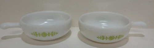 VTG Set of 2 Milk Glass Handles Bowls Green Design Soup Bowls Oven Proof 4.75’’