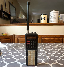 Uniden Bearcat BC200XLT 200-Channel VHF/UHF Analog Handheld Scanner Black