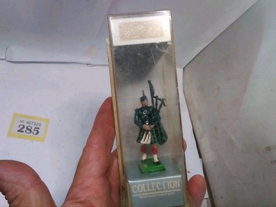 Britains Detail Scottish Piper Figur