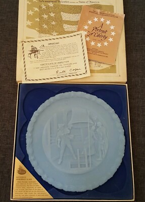 Fenton Bicentennial Commemorative Plate #4 1976 Proclaim Liberty Throughout Land