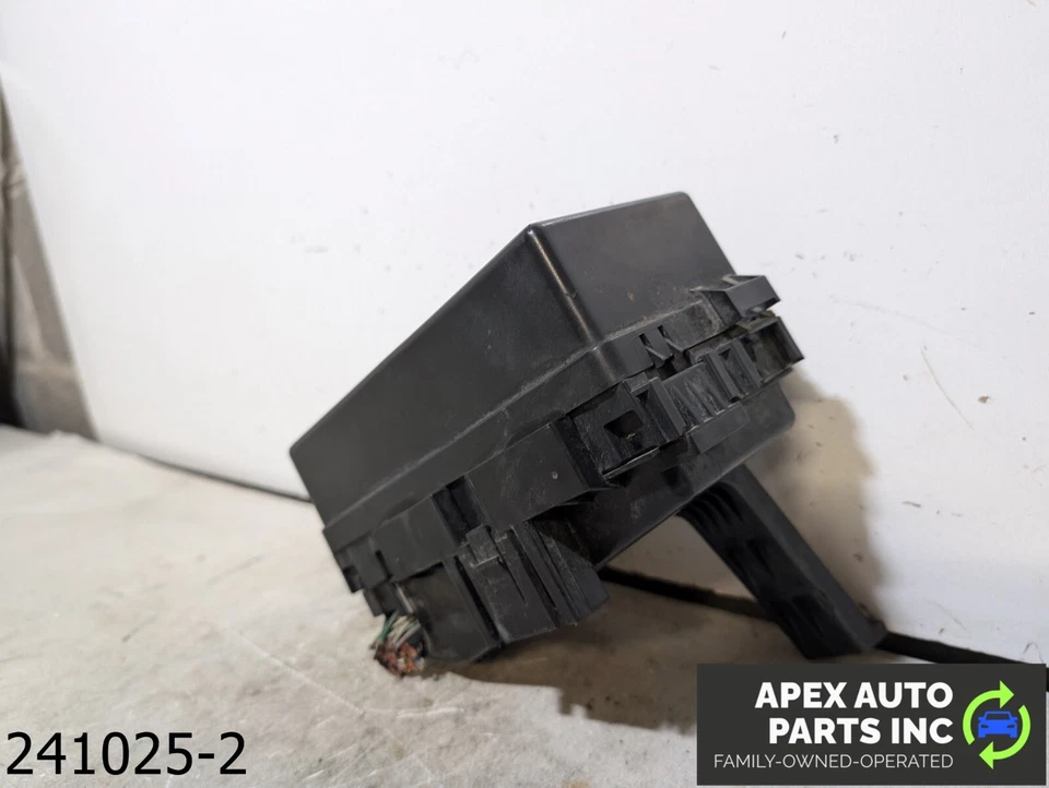 OEM 2005-2009 Nissan Xterra 4.0L Engine Fuse Box Junction Relay Box - Image 2 of 4
