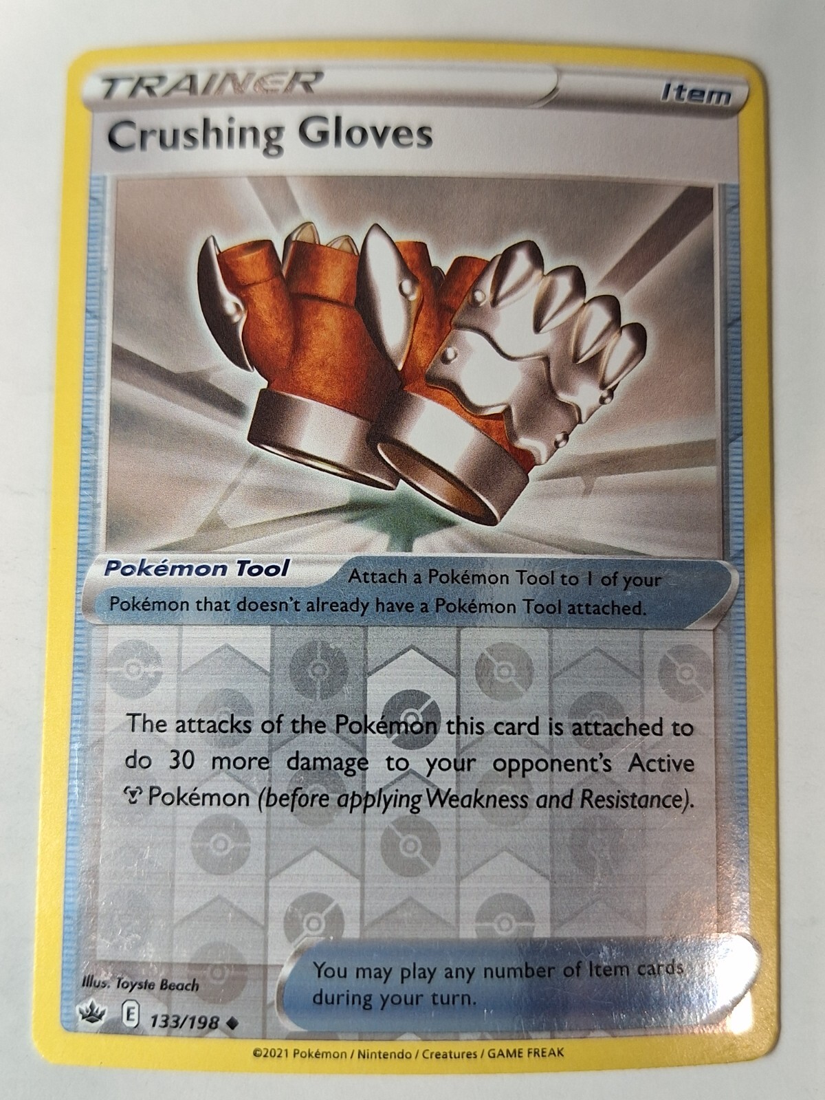 Crushing Gloves - 133/198 SS Chilling Reign Reverse Pokemon Holo Foil Nice!