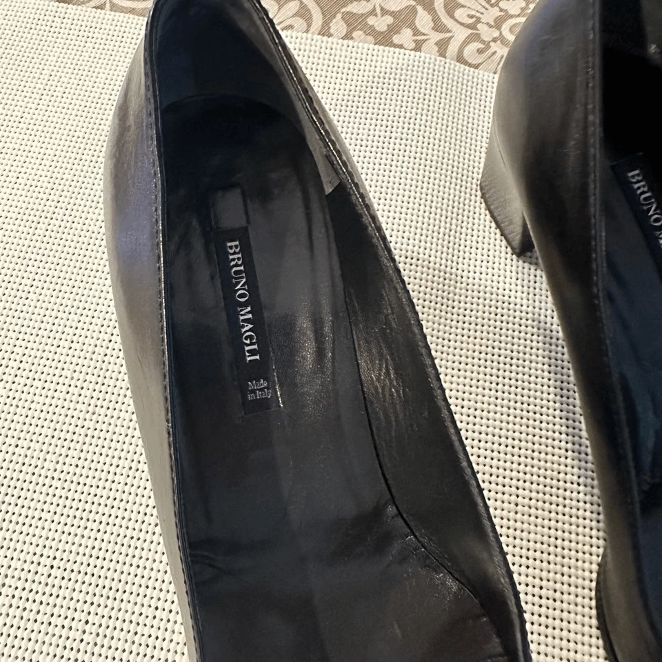 Zapatos de salón Bruno Magli de cuero negro con punta cuadrada talla 8,5 B Foto 4 de 4