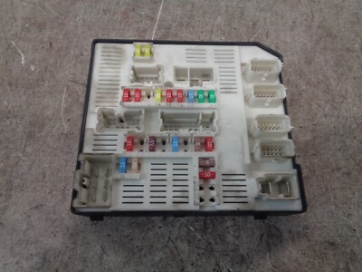 2010 RENAULT LAGUNA 2.0 DIESEL UNDER BONNET FUSE BOX 284B63984R