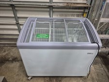 commercial fridge and freezer