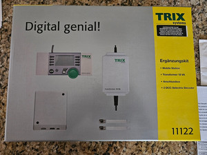 Trix DCC starter set #11122. 110volt for N America. Boxed with instructions