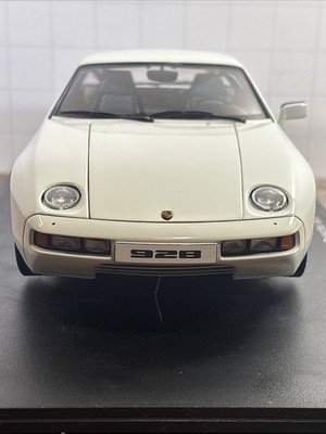 1/18 Porsche 928 White Pasha Interior AUTOart Diecast Model