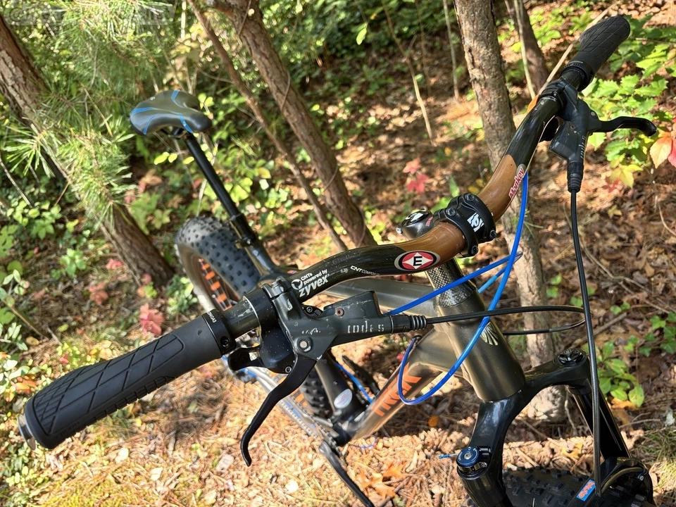 Trek Farley 5 2016 | 21,5" XL | SRAM 1x11 | Rock Shox Bluto | Dropper PNW 170 Foto 3 de 4