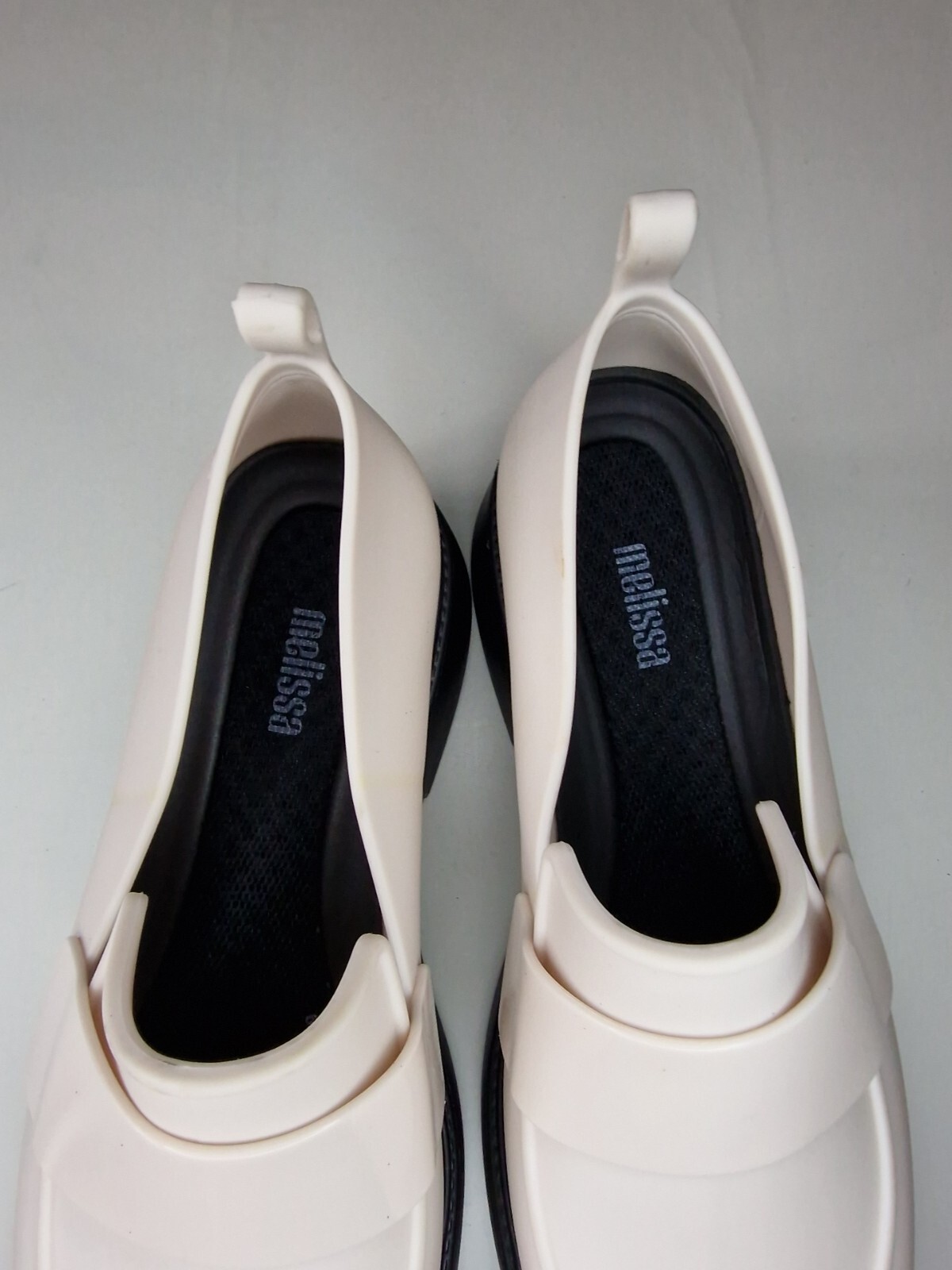 SAOLA Scarpe MELISSA UK 5 beige con suola nera vegan punta chiusa