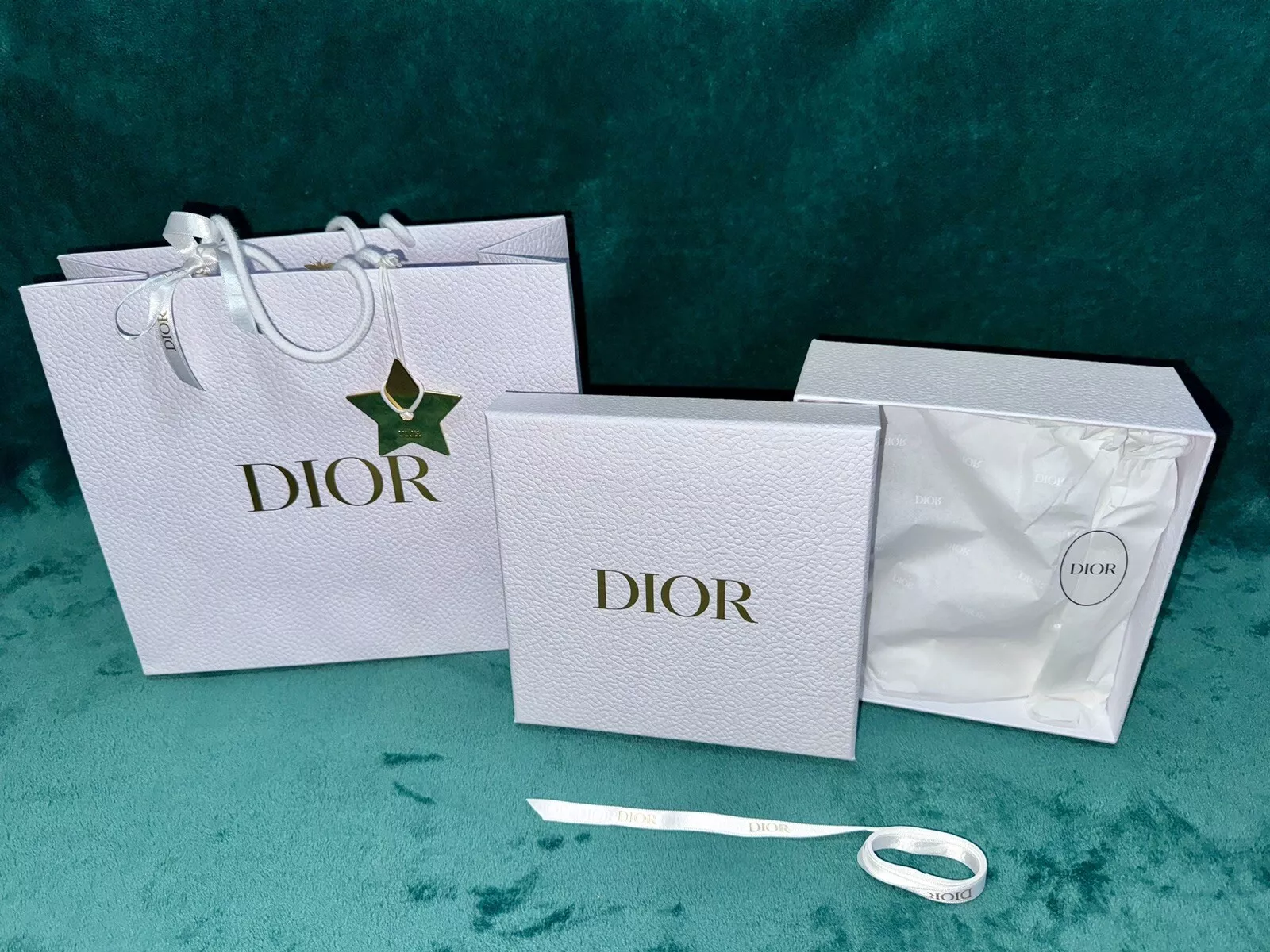 Authentique boîte vide CHRISTIAN DIOR, porte cartes portefeuille long ceinture bijoux.