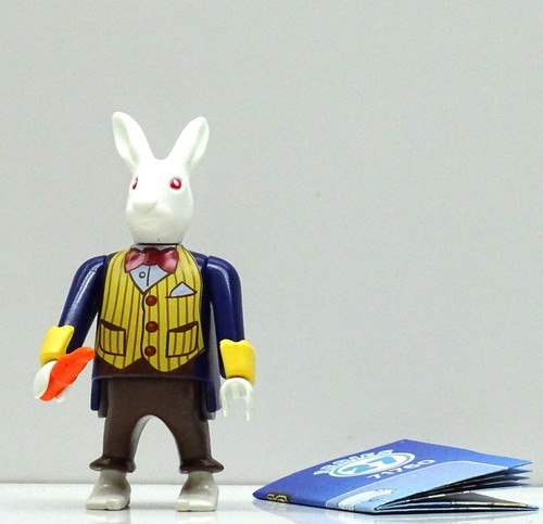 FEINER HERR HASE WEISS Playmobil FIGURES 71760 zu ALBINO Anzug Weste Ostern RAR - Bild 1 von 5