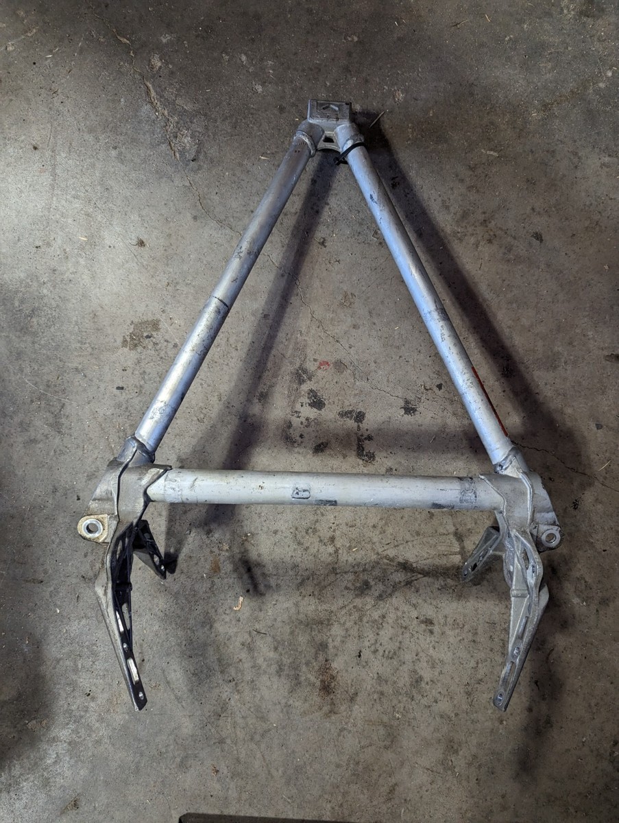 08 09 10 11 12 13 Skidoo REV XP XS MXZ Summit GSX Front A Frame