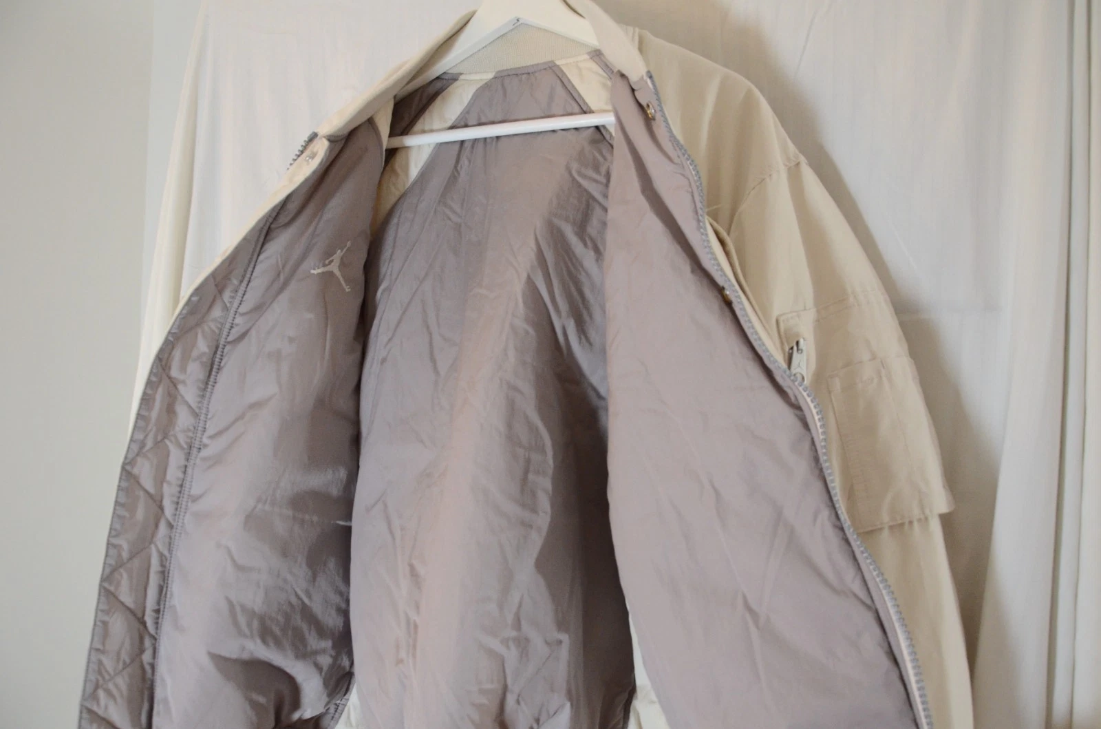 Nike Jordan Cream Padded MA-1 Bomber Jacket Quilted Lining Jumpman Sleeve - product detail image 5